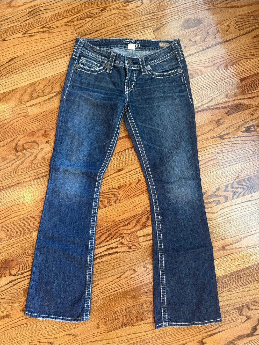 Silver Jeans Dark Wash Jeans / Size 28 / great condition